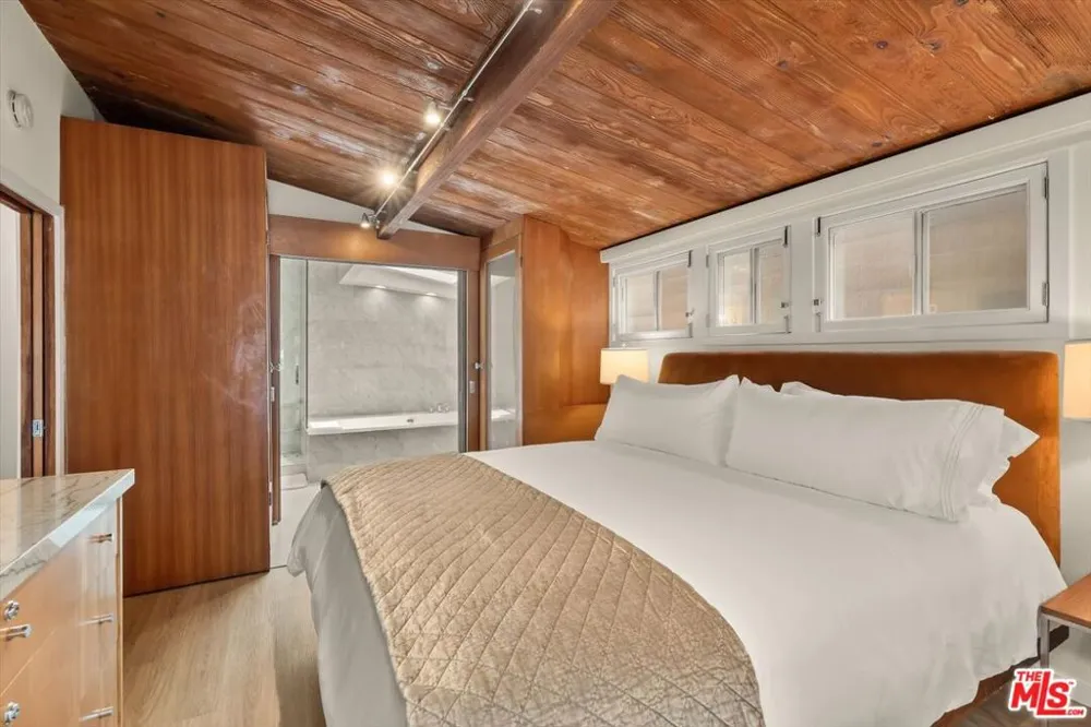 936 Palisades Beach Road Santa Monica, CA 90403