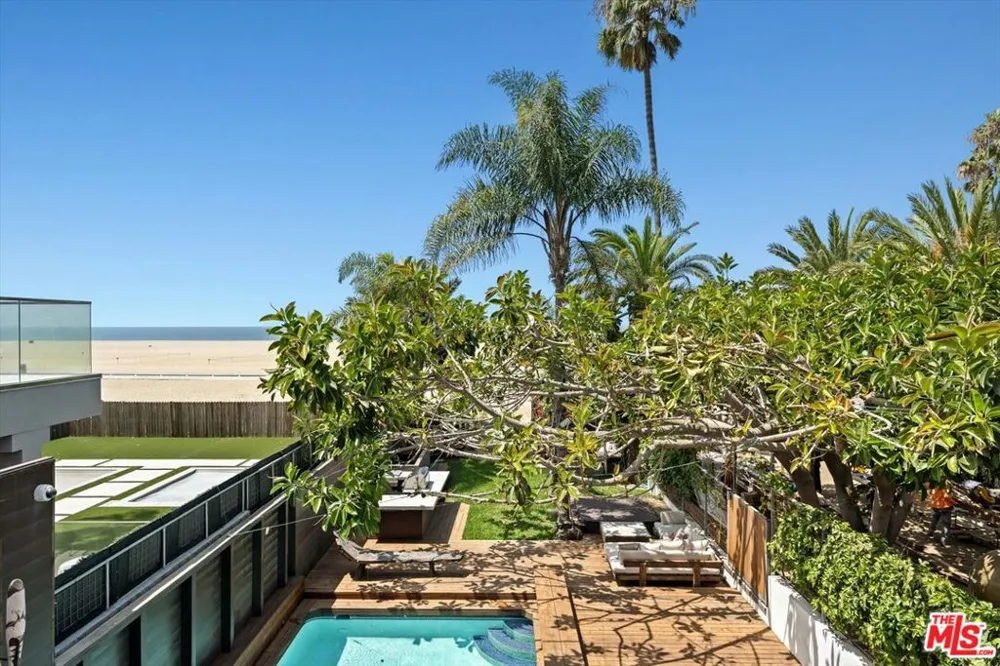 936 Palisades Beach Road Santa Monica, CA 90403