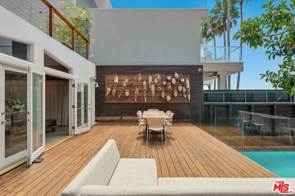 936 Palisades Beach Road Santa Monica, CA 90403