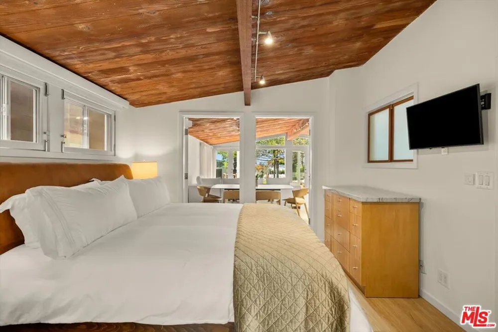 936 Palisades Beach Road Santa Monica, CA 90403