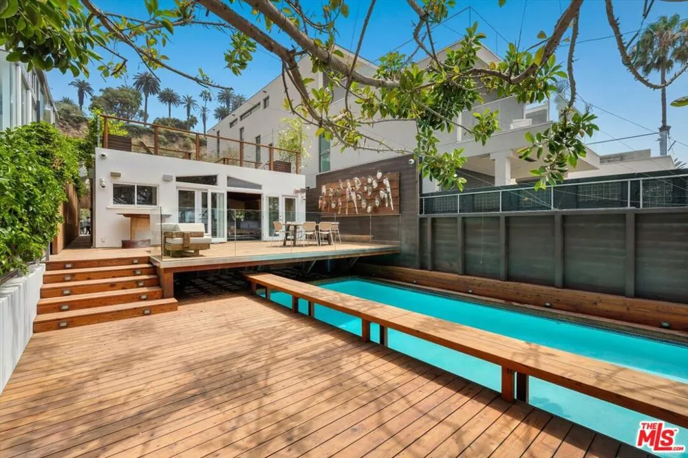 936 Palisades Beach Road Santa Monica, CA 90403