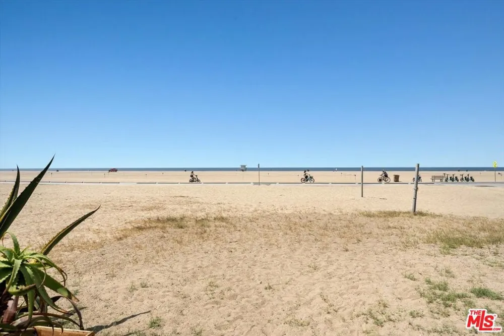 936 Palisades Beach Road Santa Monica, CA 90403
