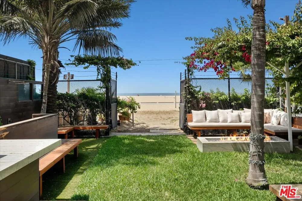 936 Palisades Beach Road Santa Monica, CA 90403