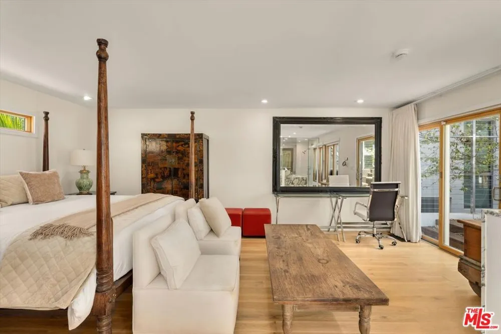 936 Palisades Beach Road Santa Monica, CA 90403