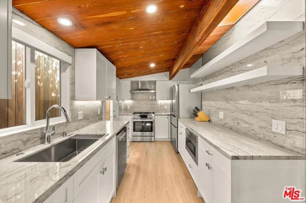936 Palisades Beach Road Santa Monica, CA 90403