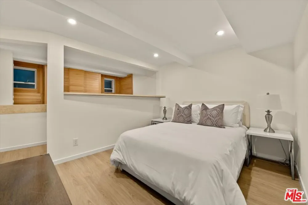 936 Palisades Beach Road Santa Monica, CA 90403