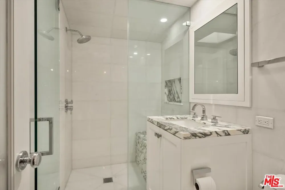936 Palisades Beach Road Santa Monica, CA 90403