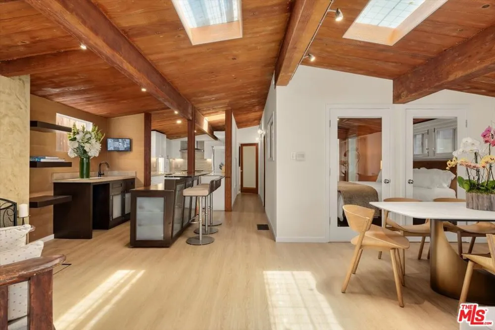 936 Palisades Beach Road Santa Monica, CA 90403