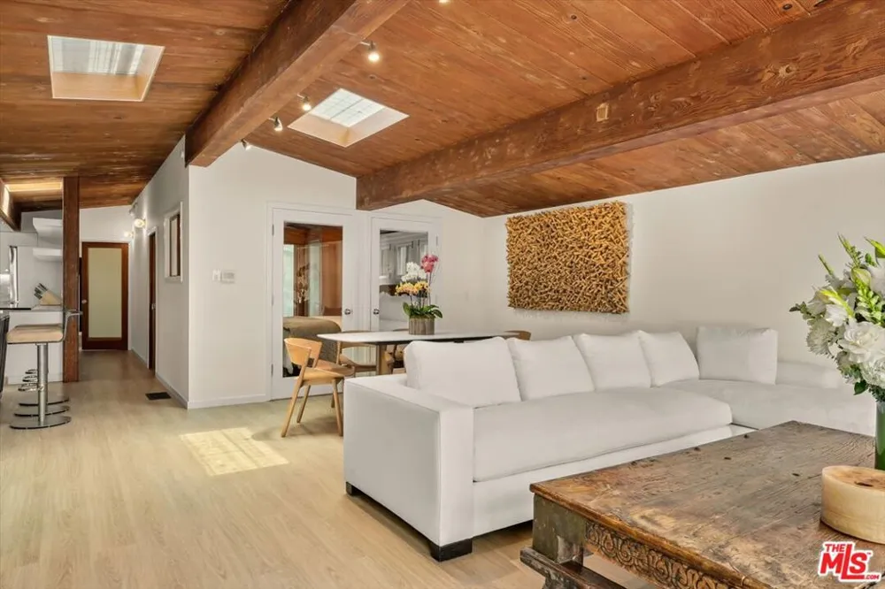 936 Palisades Beach Road Santa Monica, CA 90403