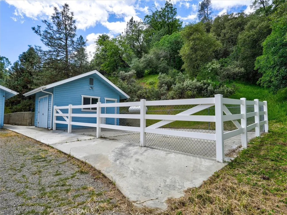 2433 Kokanee Mariposa, CA 95338