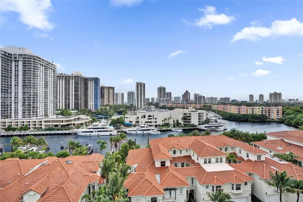 19955 NE 38th Ct #1002 Aventura, FL 33180