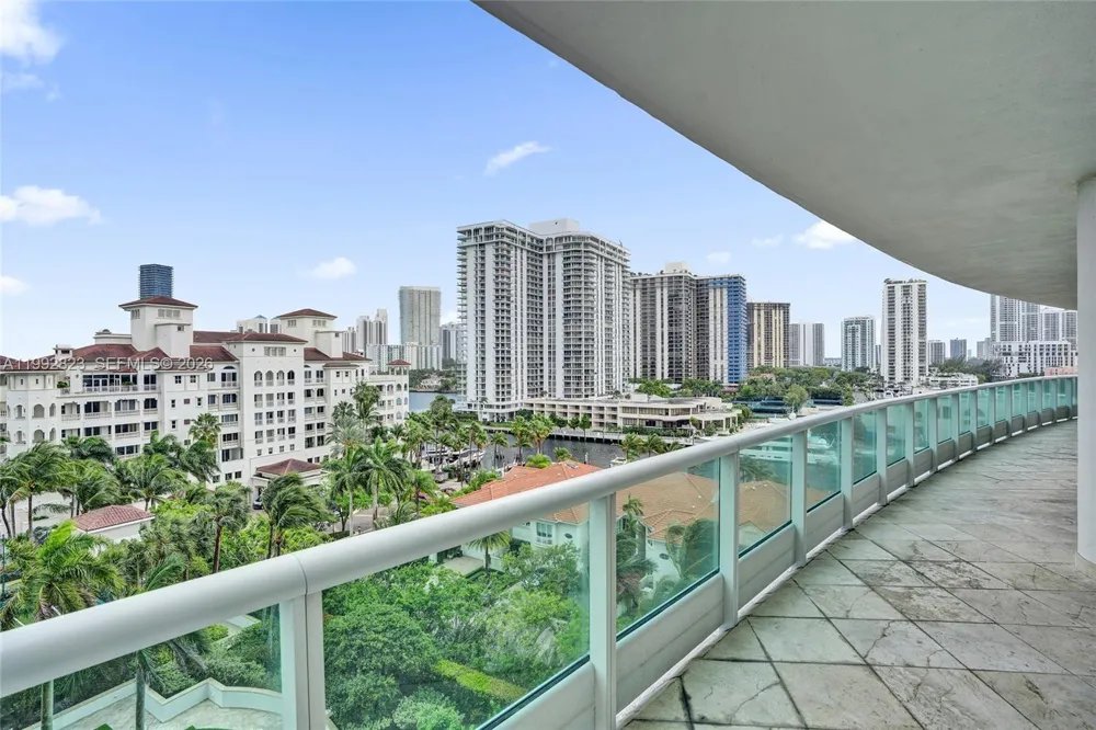 19955 NE 38th Ct #1002 Aventura, FL 33180