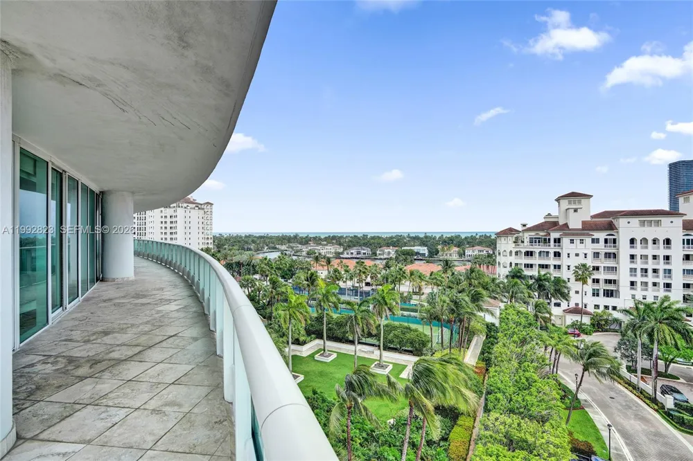19955 NE 38th Ct #1002 Aventura, FL 33180