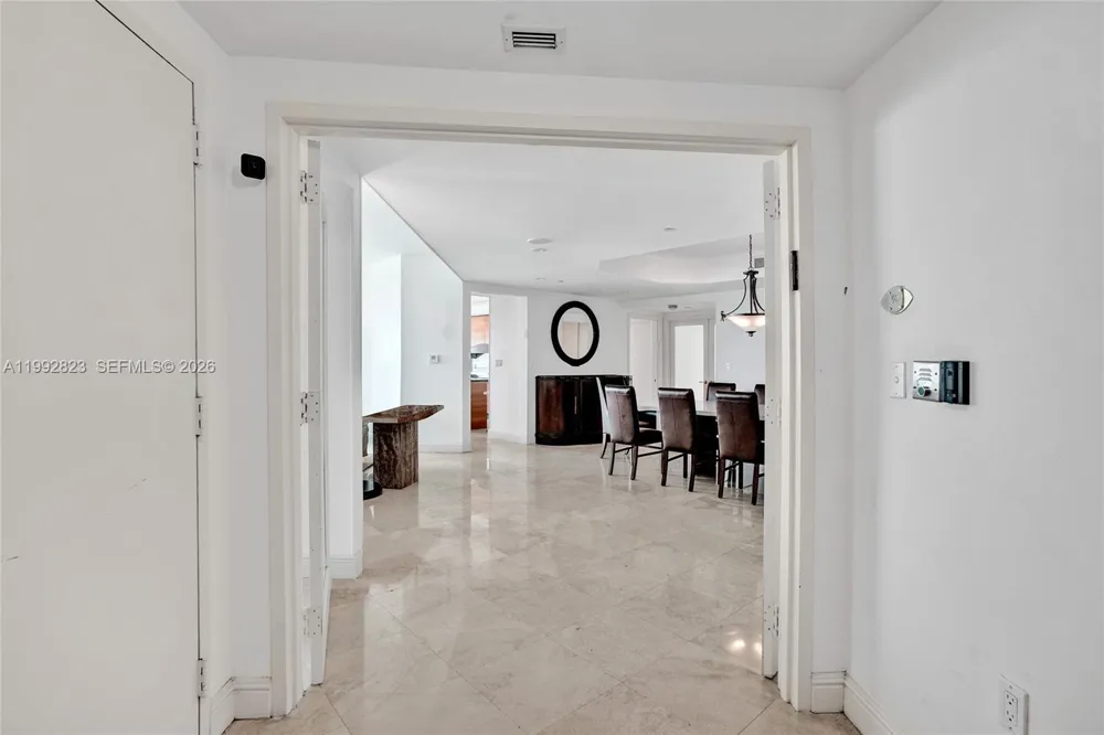 19955 NE 38th Ct #1002 Aventura, FL 33180
