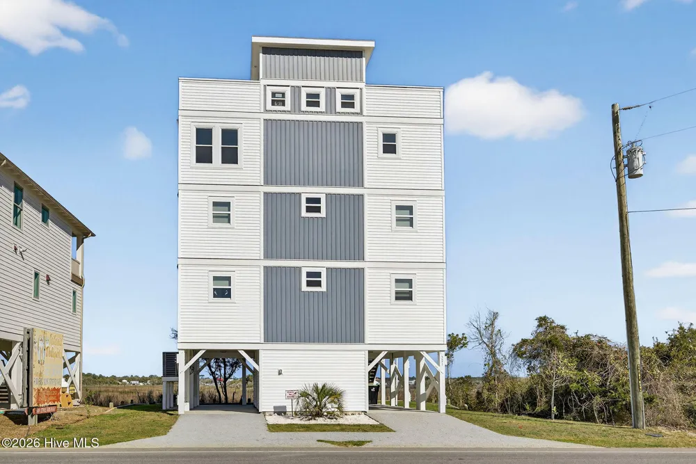 321 New River Drive Surf City, NC 28445