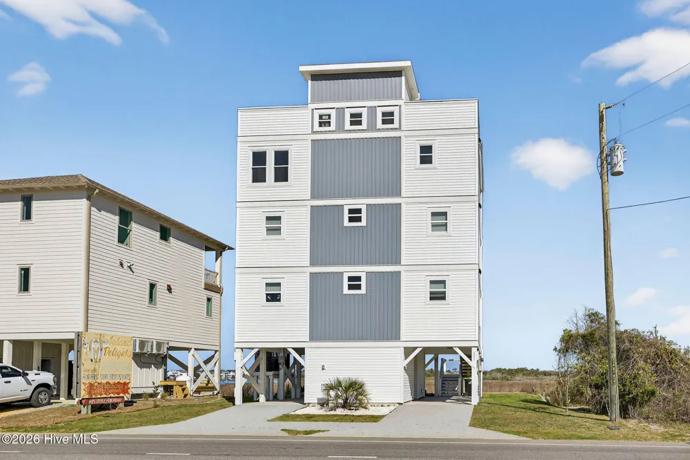 321 New River Drive Surf City, NC 28445