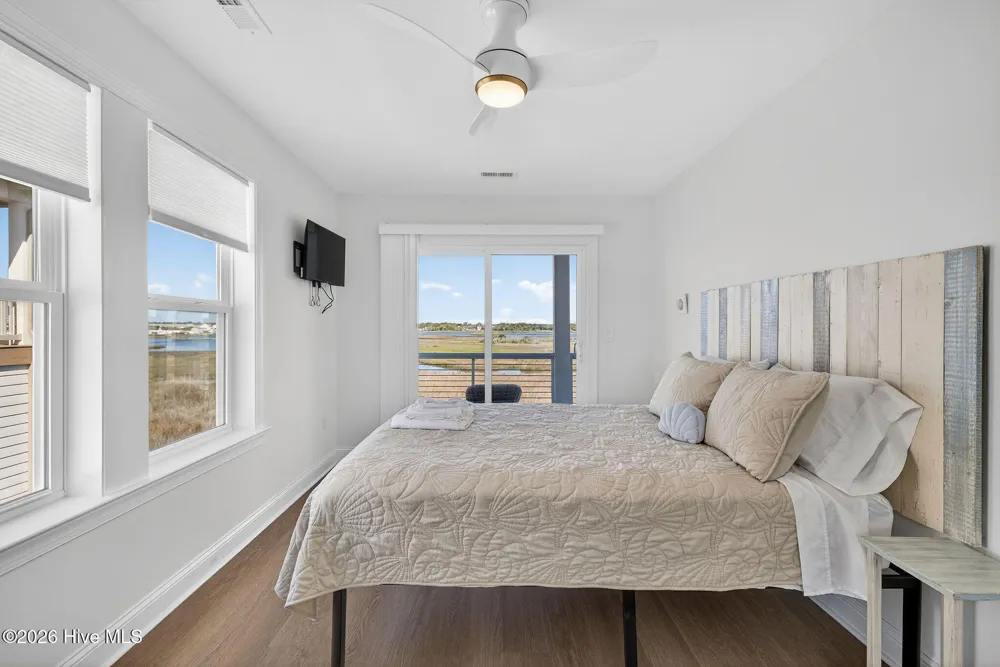 321 New River Drive Surf City, NC 28445