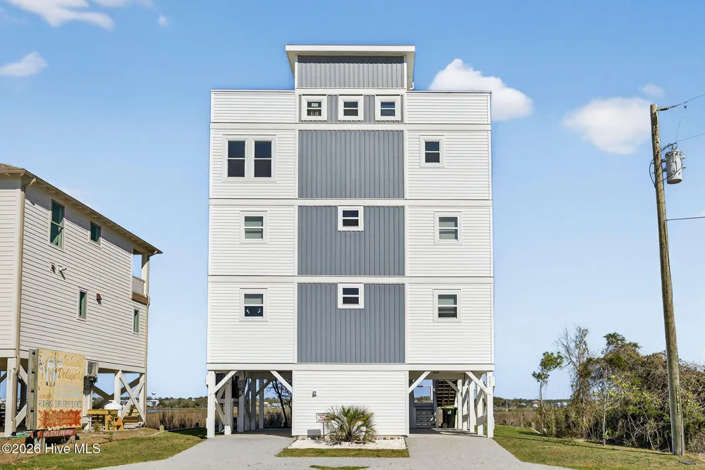 321 New River Drive Surf City, NC 28445