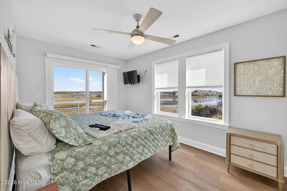 321 New River Drive Surf City, NC 28445