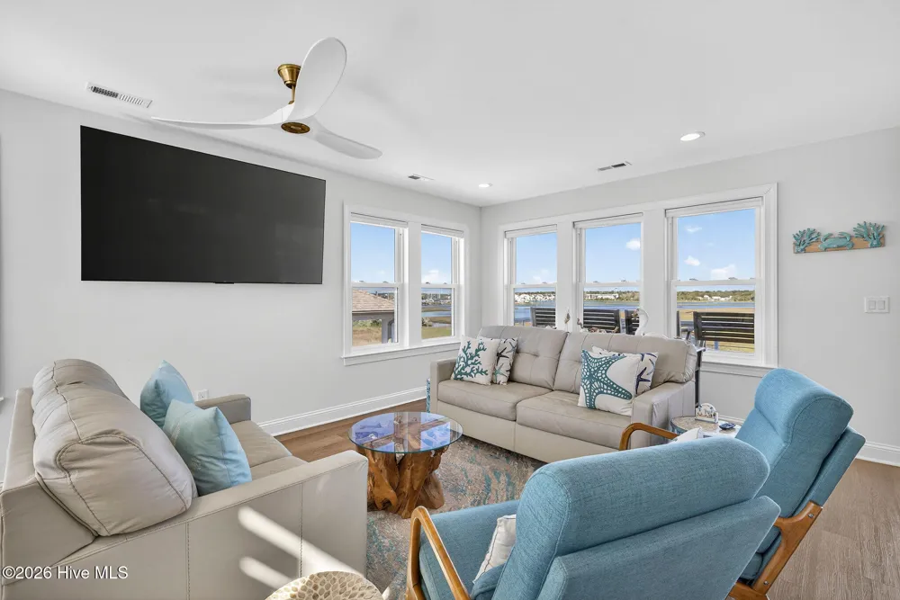 321 New River Drive Surf City, NC 28445