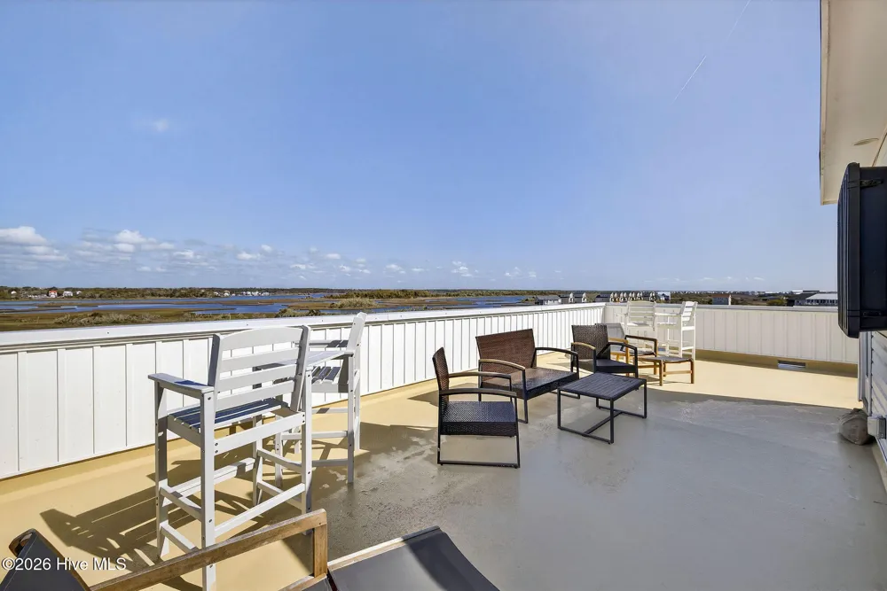 321 New River Drive Surf City, NC 28445