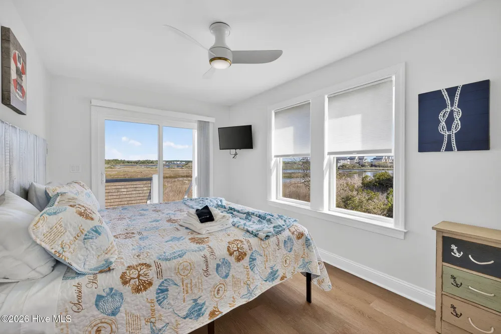 321 New River Drive Surf City, NC 28445