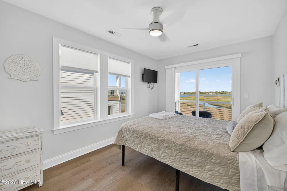 321 New River Drive Surf City, NC 28445