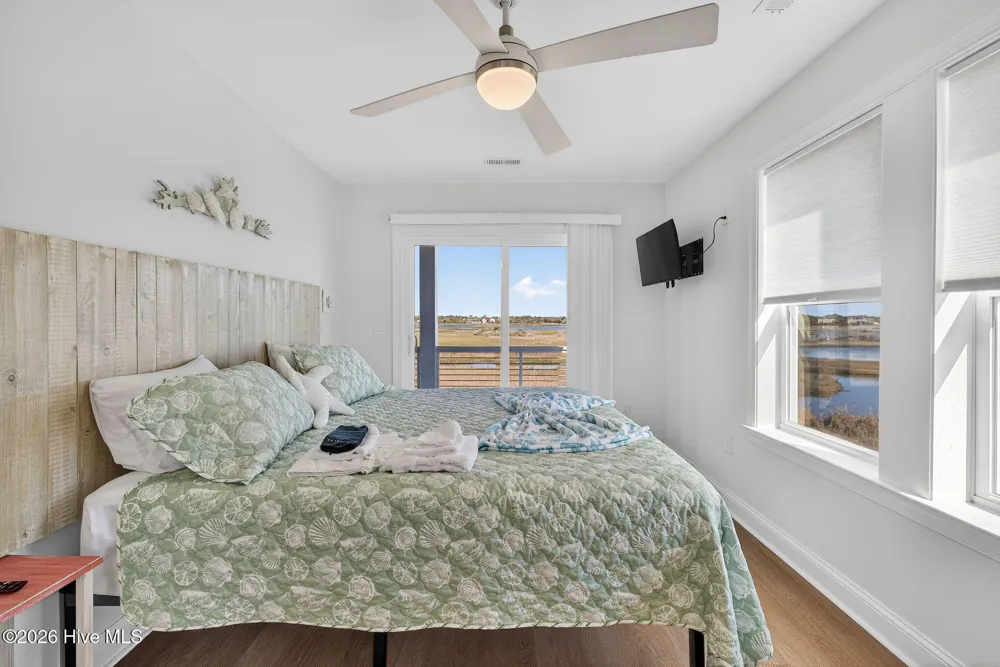 321 New River Drive Surf City, NC 28445