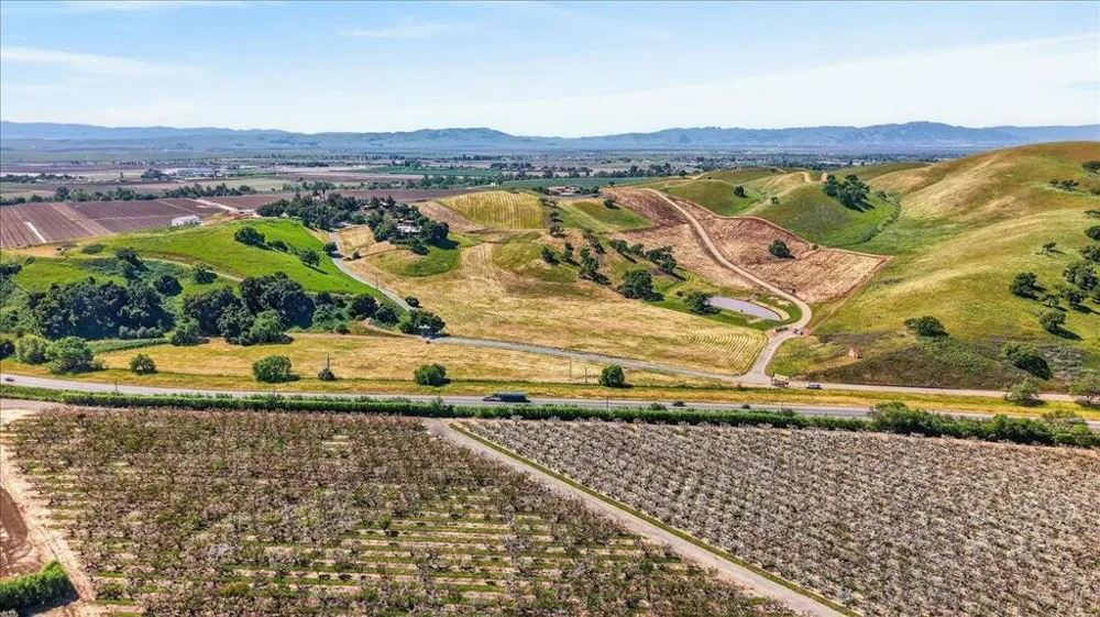 Pacheco Pass Hwy Hollister, CA 95023