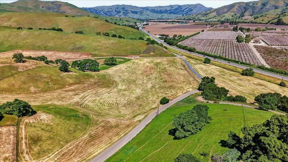 Pacheco Pass Hwy Hollister, CA 95023