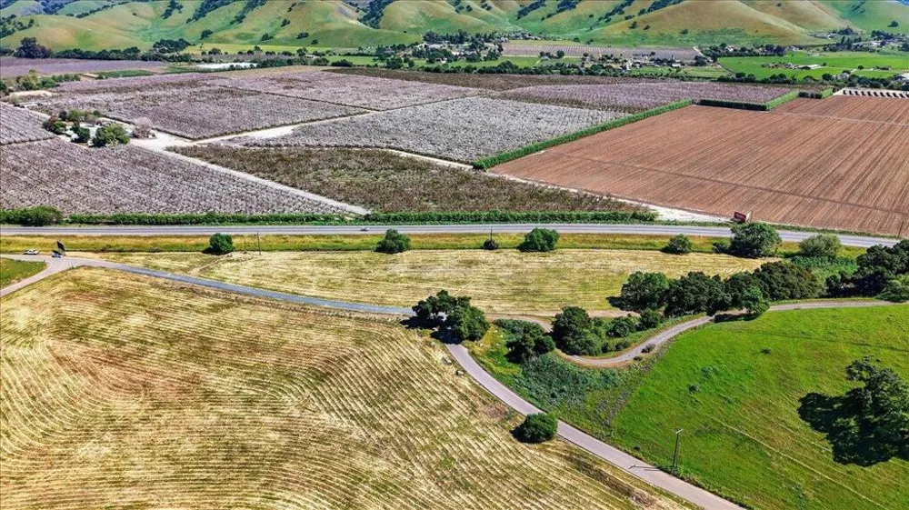 Pacheco Pass Hwy Hollister, CA 95023