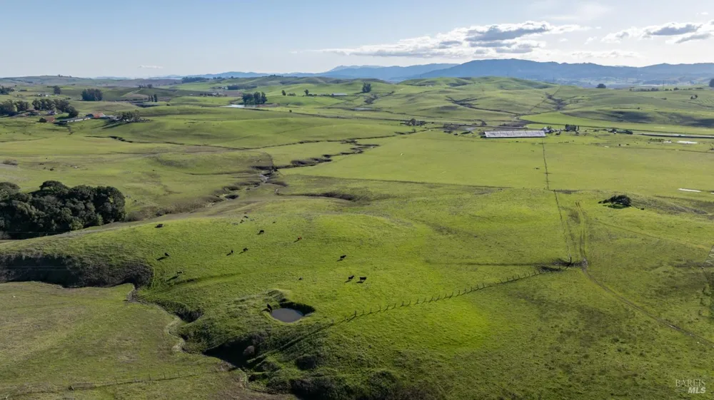 4695 Old Adobe Road Petaluma, CA 94954