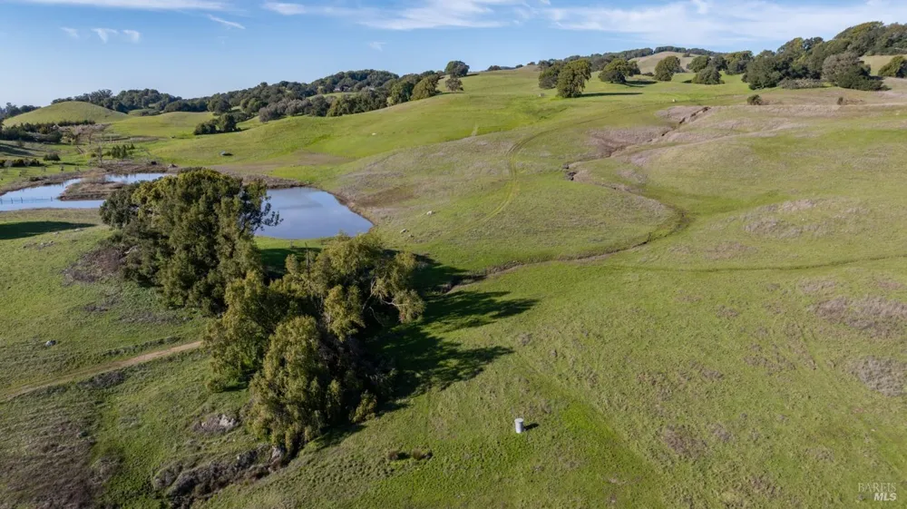 4695 Old Adobe Road Petaluma, CA 94954