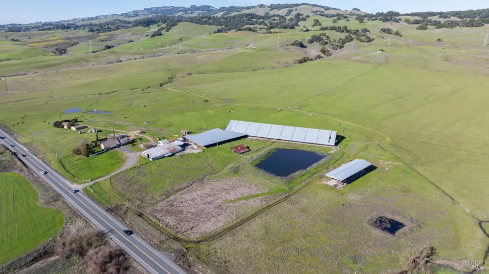 4695 Old Adobe Road Petaluma, CA 94954