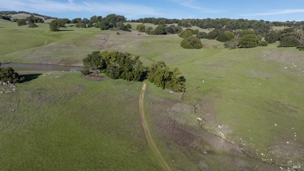 4695 Old Adobe Road Petaluma, CA 94954