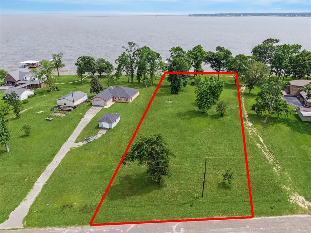 Emerald Lane Onalaska, TX 77360