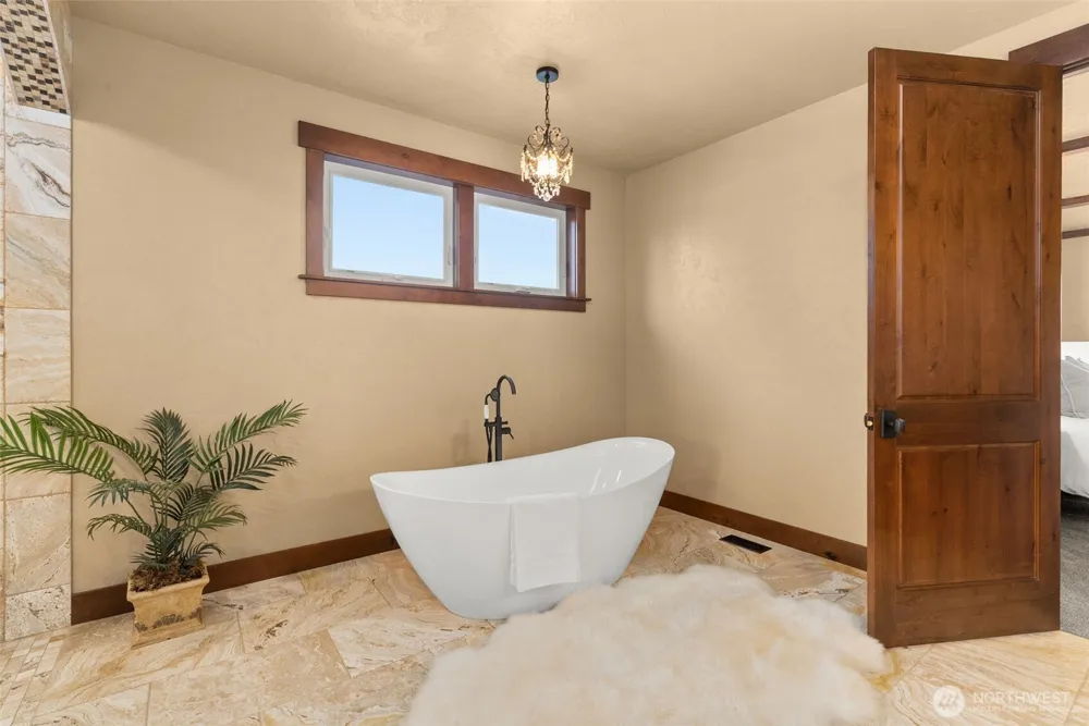 140 Saley Lane Centralia, WA 98531