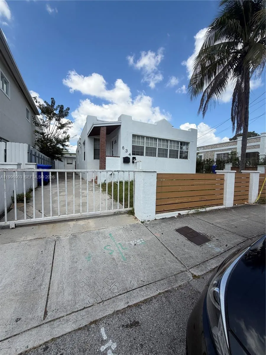 634 SW 10th Ave Miami, FL 33130
