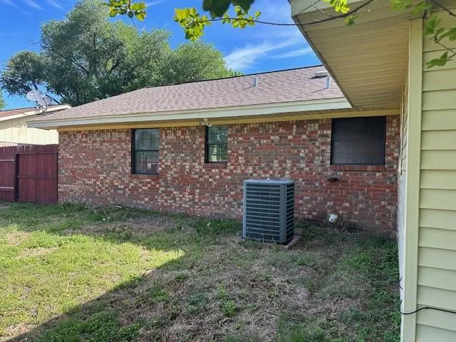 201 Heath Avenue Madisonville, TX 77864