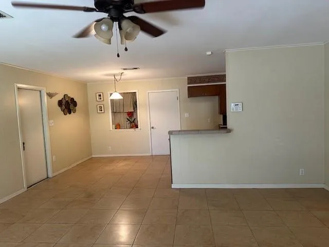201 Heath Avenue Madisonville, TX 77864