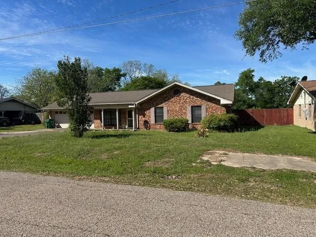 201 Heath Avenue Madisonville, TX 77864