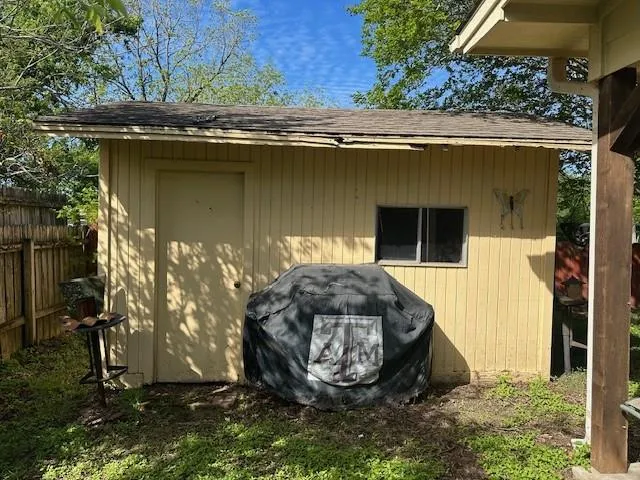 201 Heath Avenue Madisonville, TX 77864