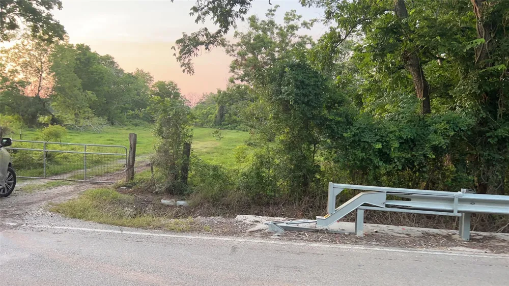 County Road 31 Angleton, TX 77515