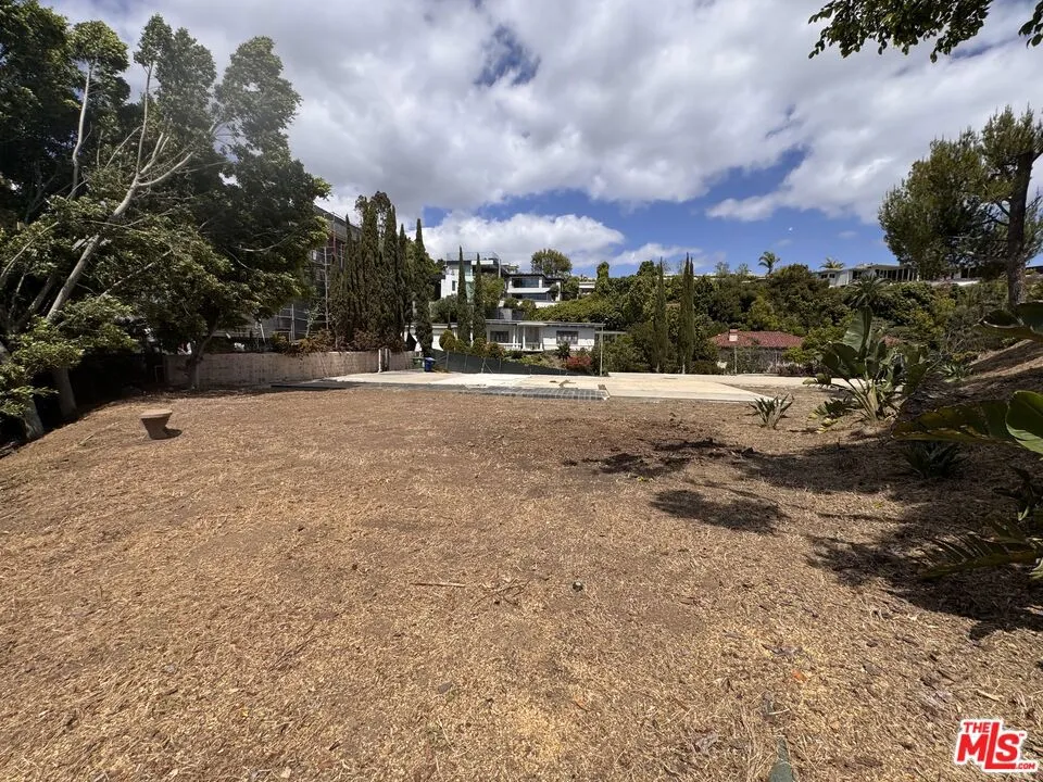 1309 Laurel Way Beverly Hills, CA 90210