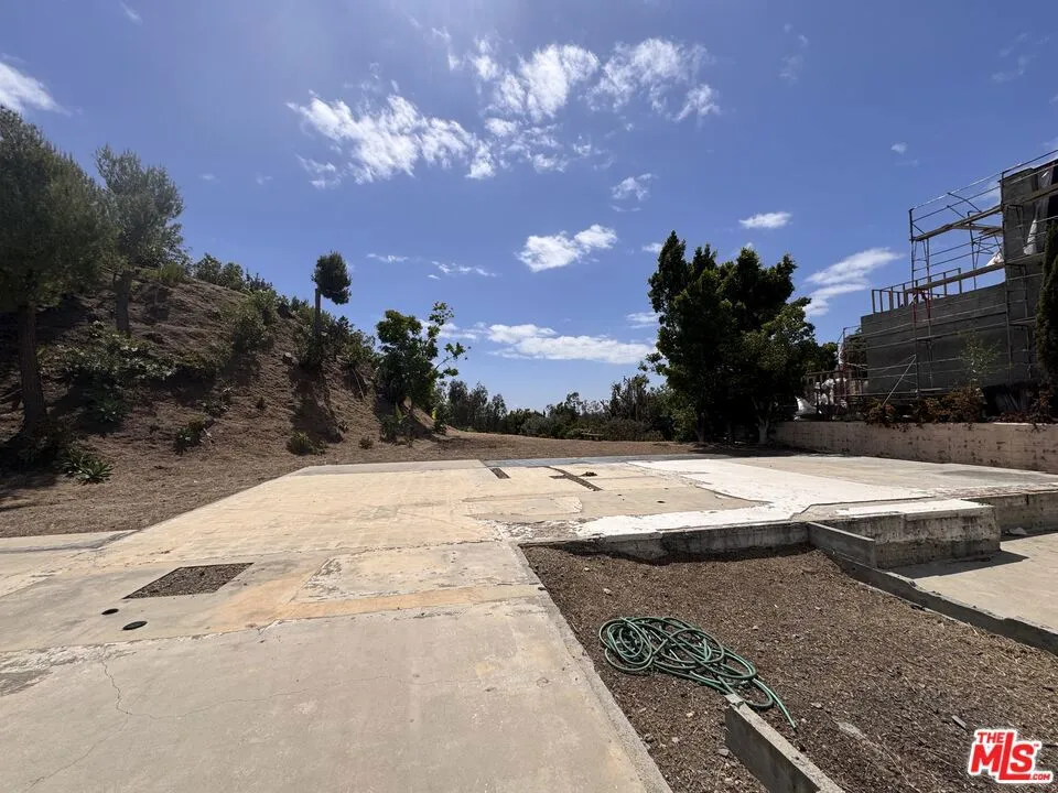 1309 Laurel Way Beverly Hills, CA 90210