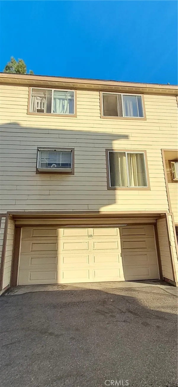 11150 Glenoaks Boulevard #223 Pacoima, CA 91331