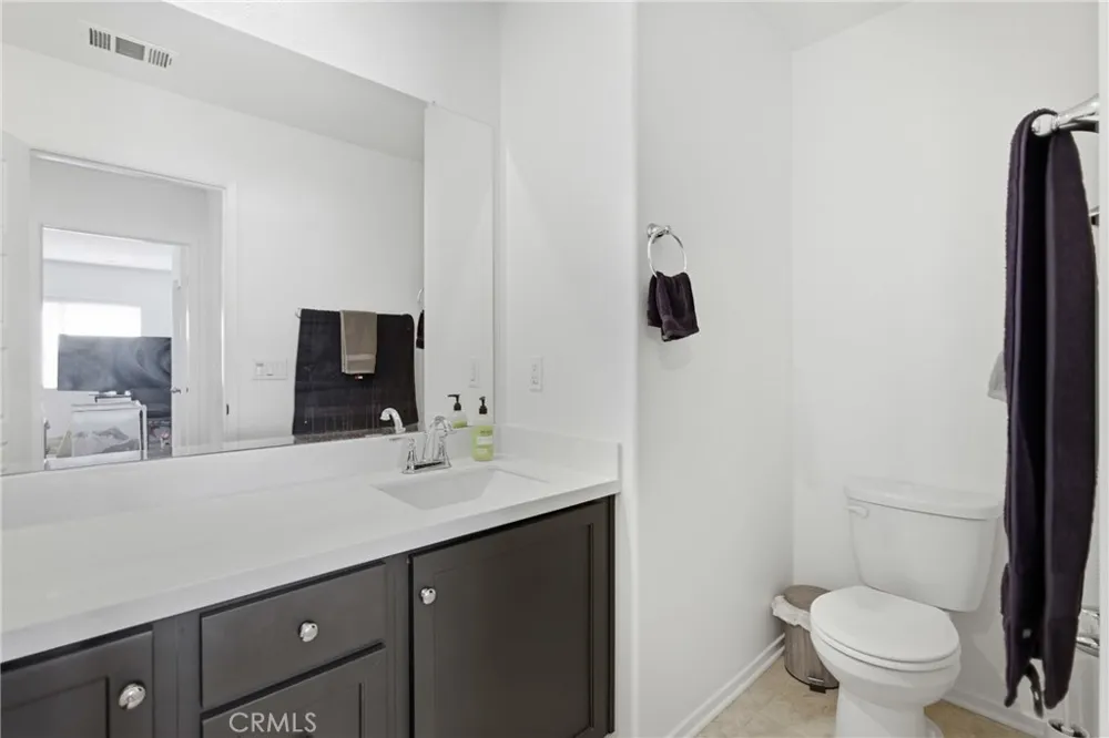 32894 Crown Point Lake Elsinore, CA 92530