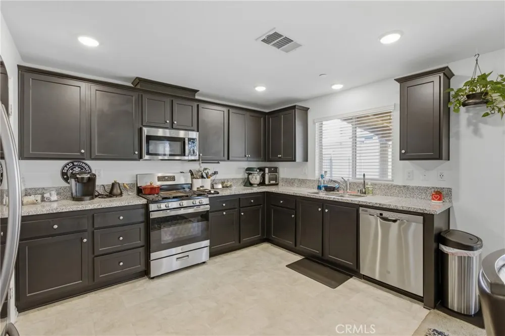 32894 Crown Point Lake Elsinore, CA 92530