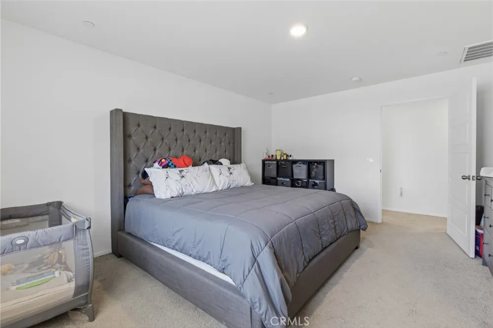 32894 Crown Point Lake Elsinore, CA 92530