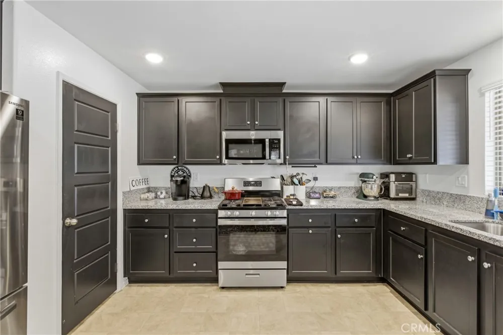 32894 Crown Point Lake Elsinore, CA 92530